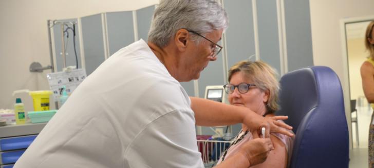 Les premiers Calédoniens ont été vaccinés contre le Covid-19 le 20 janvier au centre de vaccination du Médipôle.