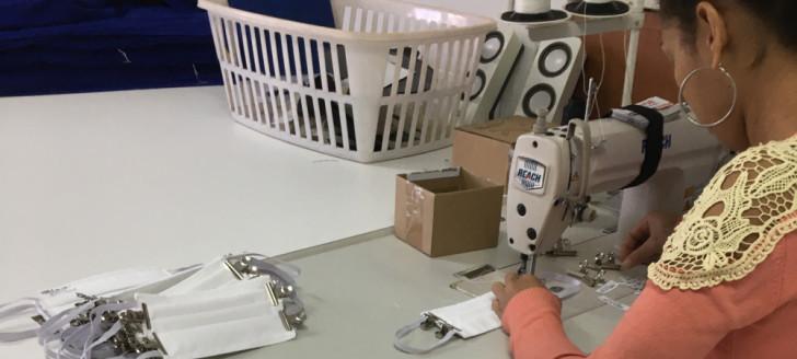 Plus de trente couturières ont participé à la fabrication des masques aux côtés des industriels. Plus de trente couturières ont participé à la fabrication des masques aux côtés des industriels.